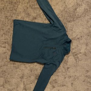 Large north face pullover. Like new